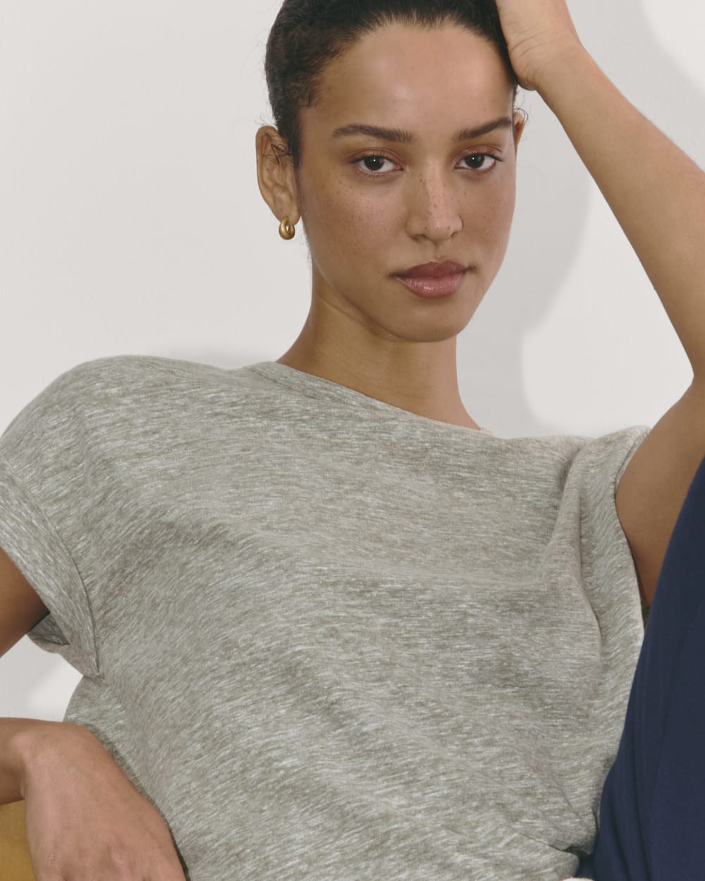 The Perform Tee | Heathered Grey / Olive