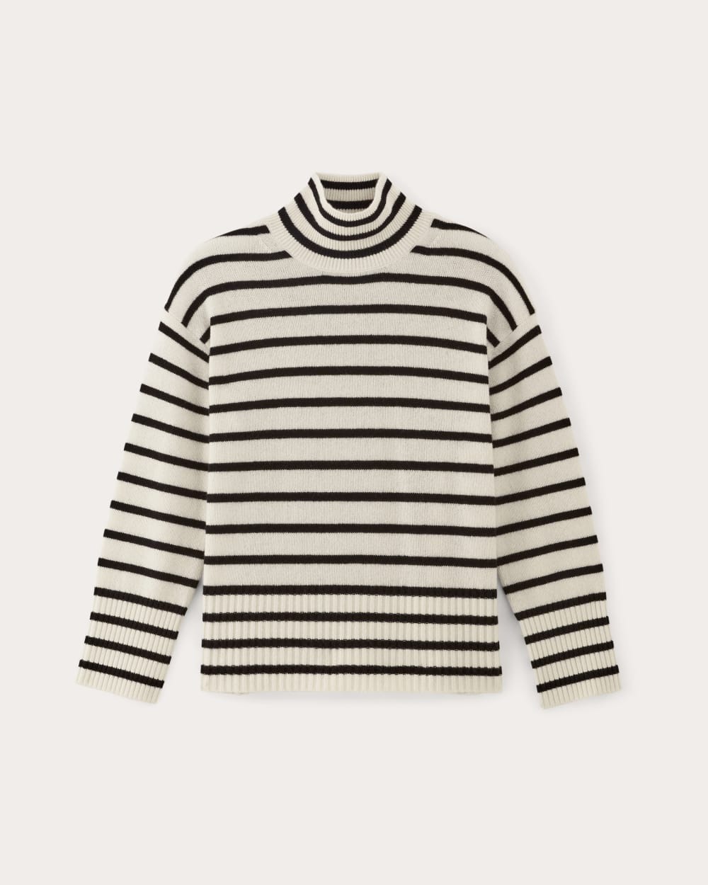 The Boxy Turtleneck in Cashmere | Bone / Black