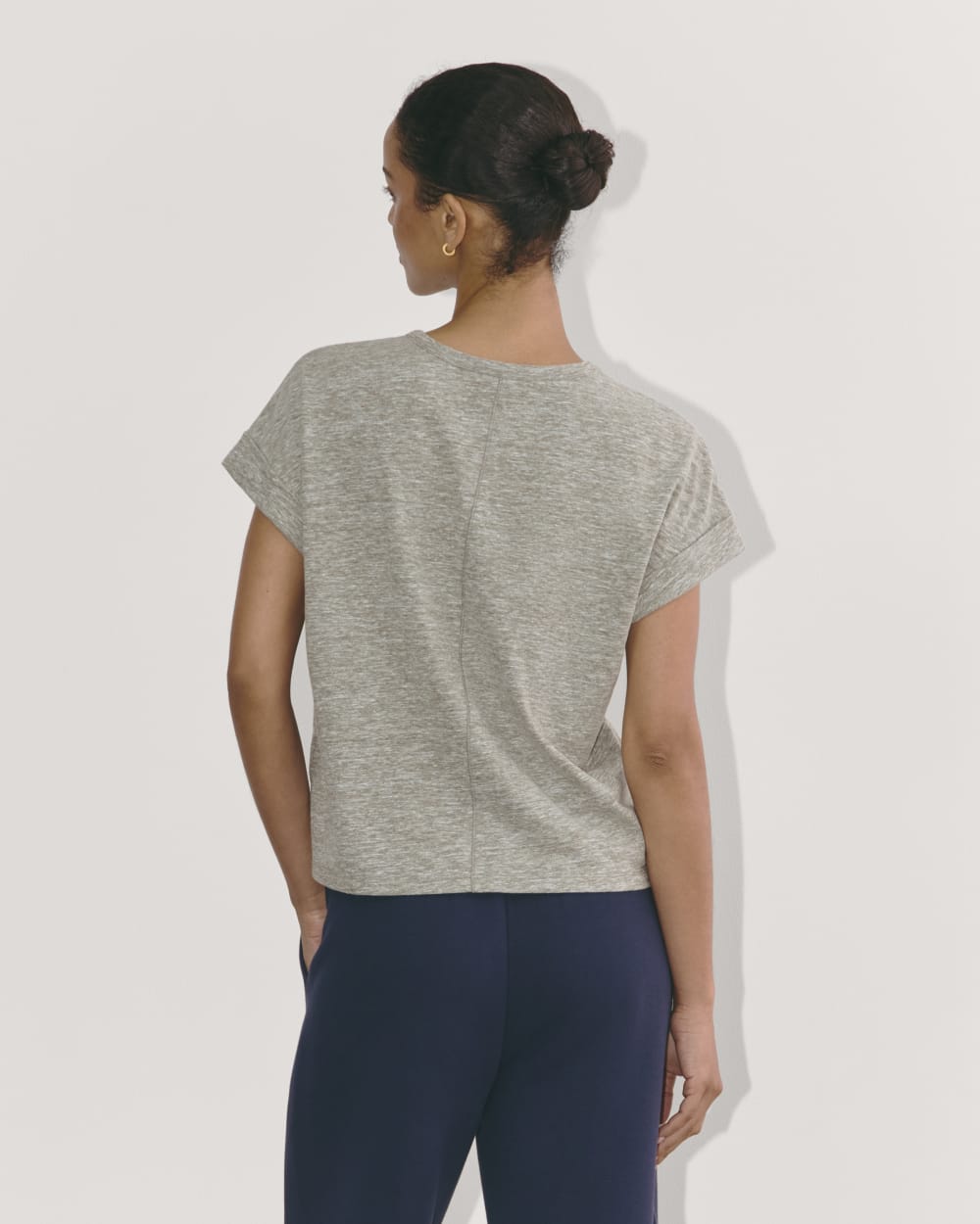 The Perform Tee | Heathered Grey / Olive