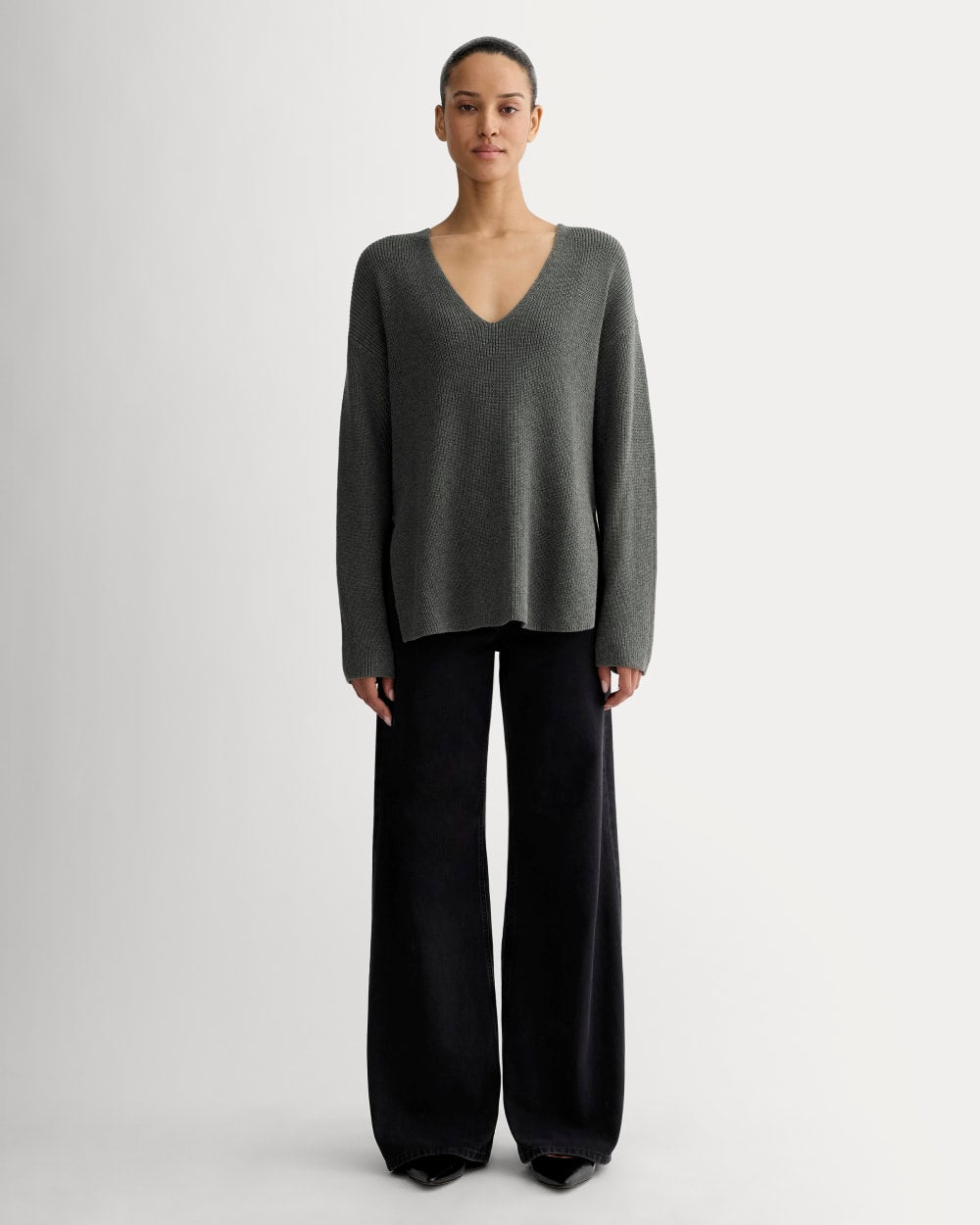 The Slouchy V-Neck in Everyday Cotton | Heathered Charcoal
