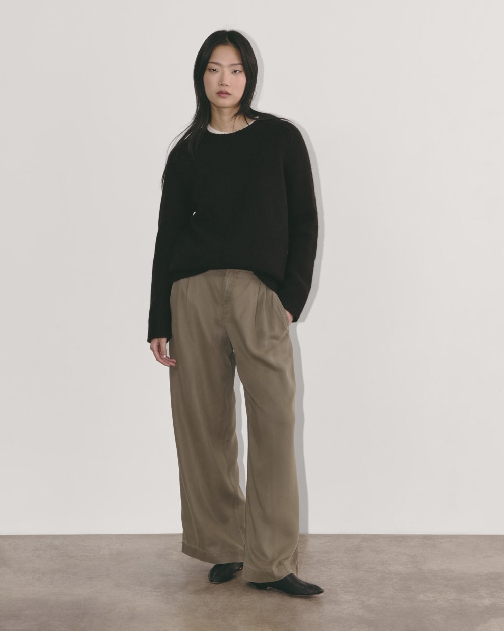 The Relaxed Crew in Cloud | Black