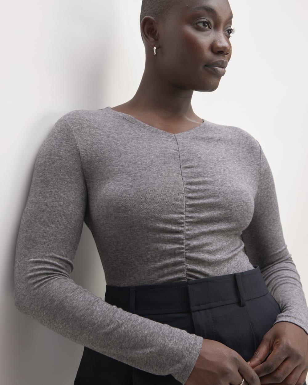 The Ruched V-Neck Tee in Butterluxe | Heather Charcoal