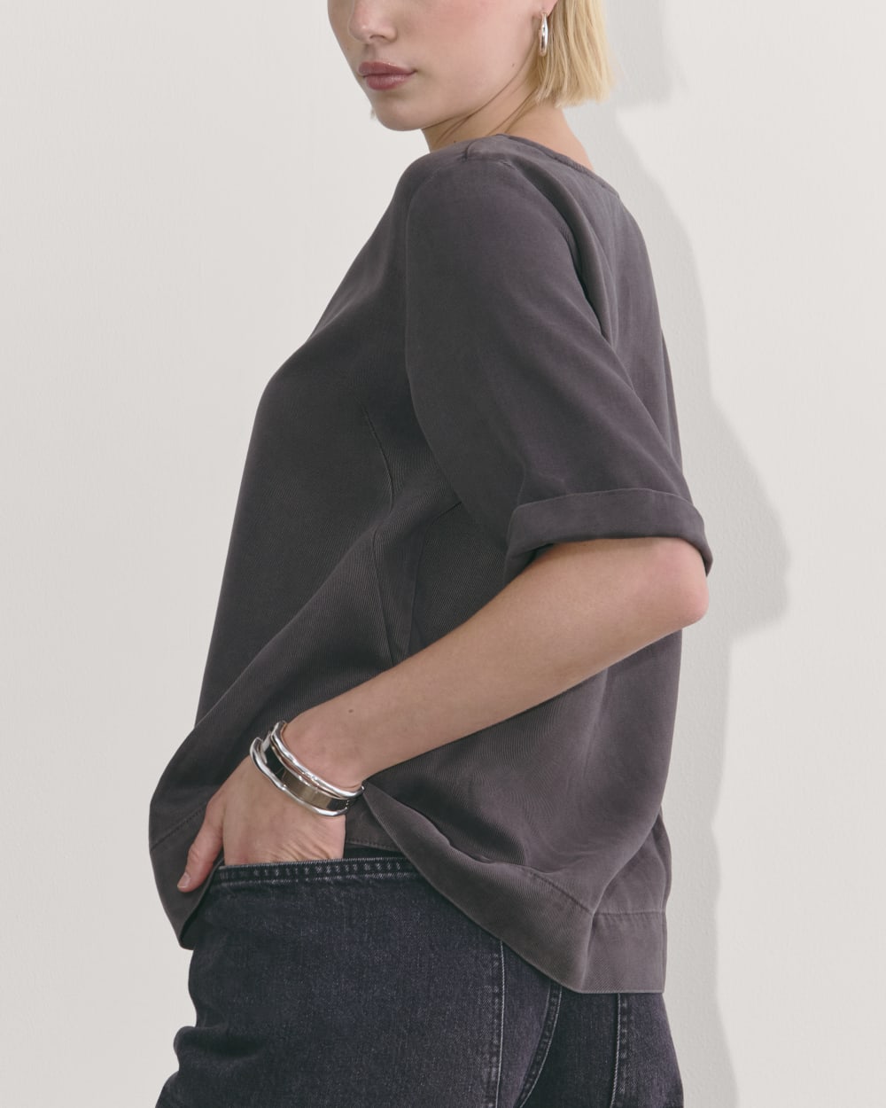 The Relaxed Tee in Buttersoft | Graphite