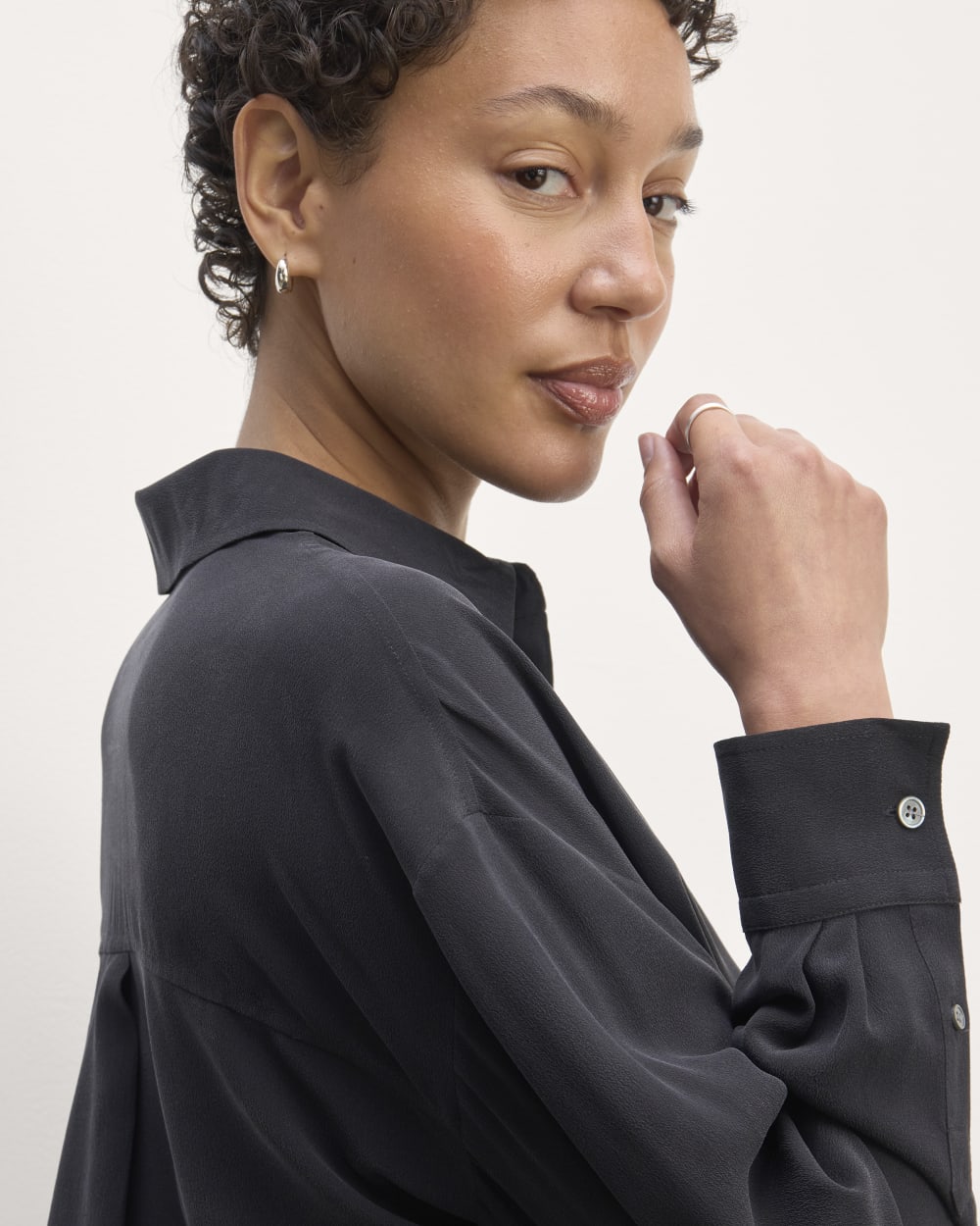 The Boyfriend Shirt in Washable Silk | Black